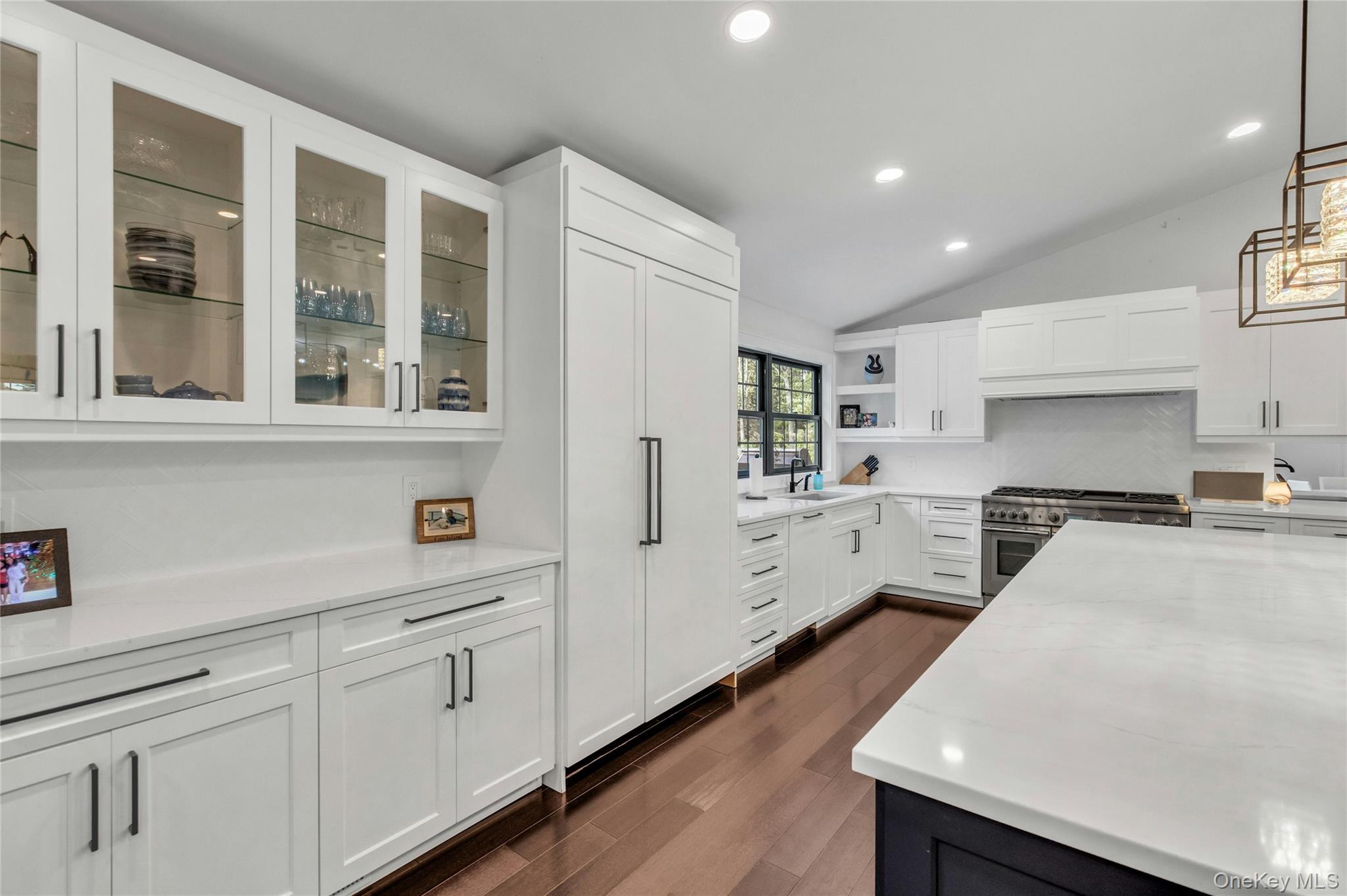 4 Treeview Drive, Melville, NY 11747