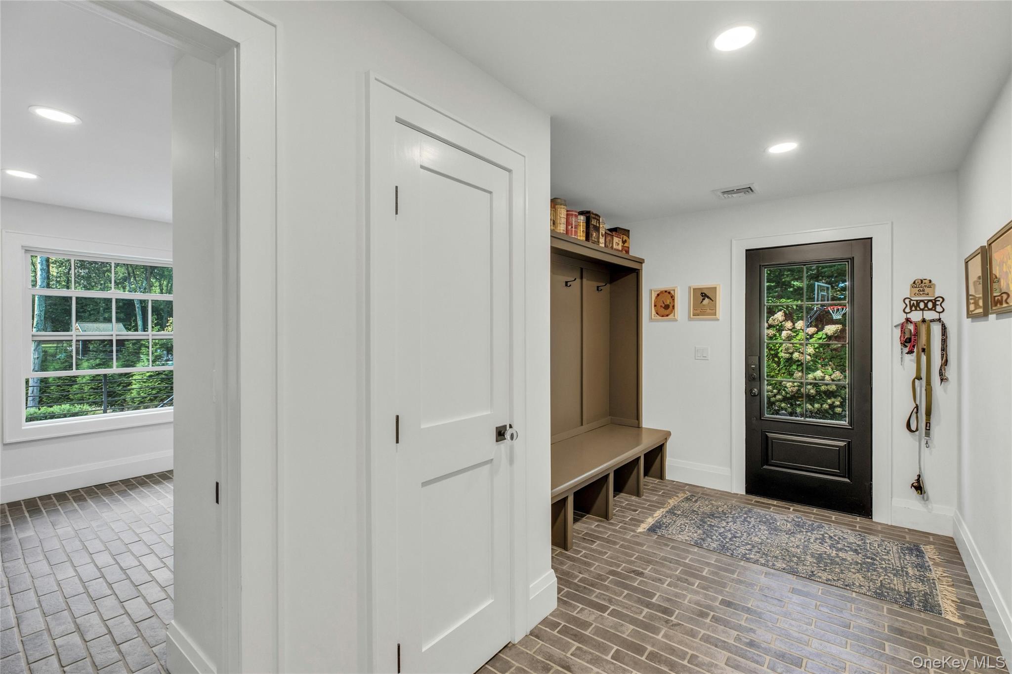 4 Treeview Drive, Melville, NY 11747