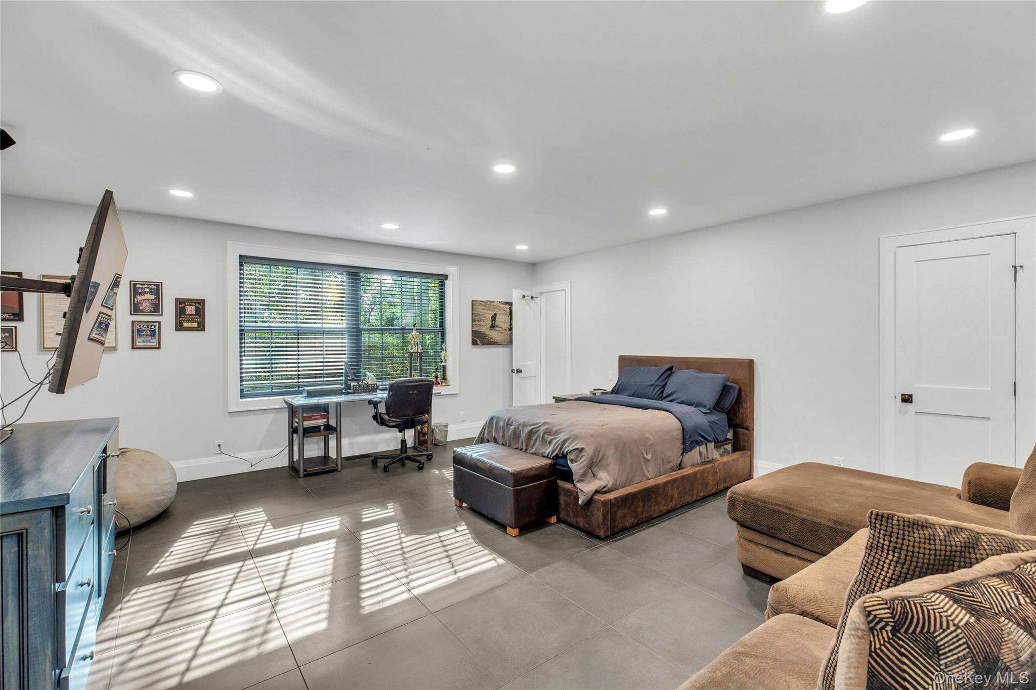 4 Treeview Drive, Melville, NY 11747