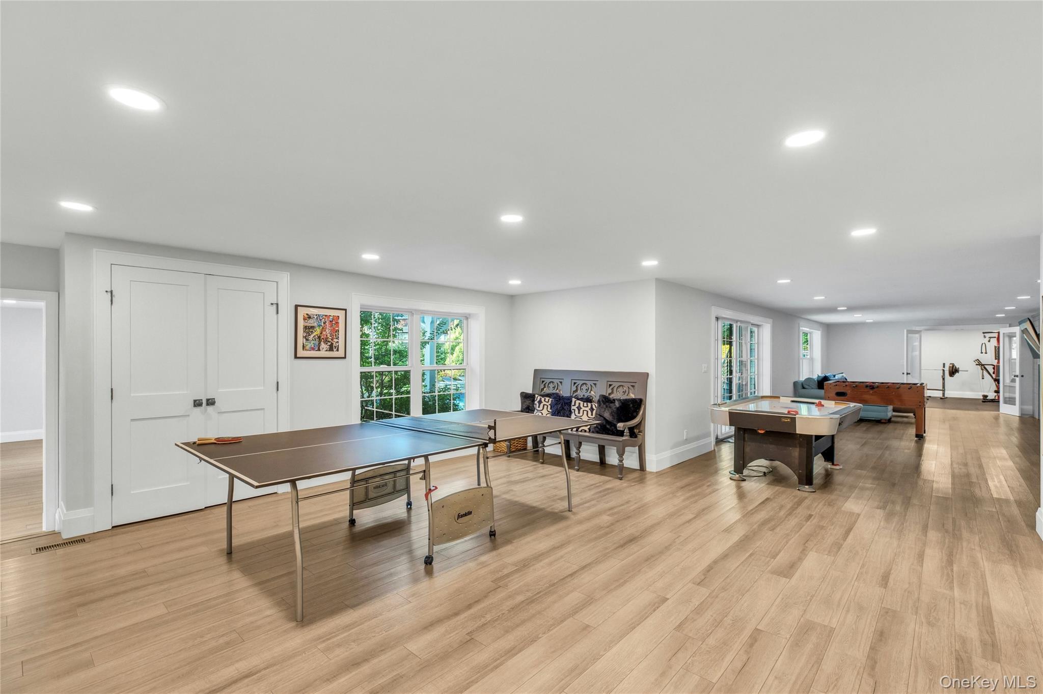 4 Treeview Drive, Melville, NY 11747