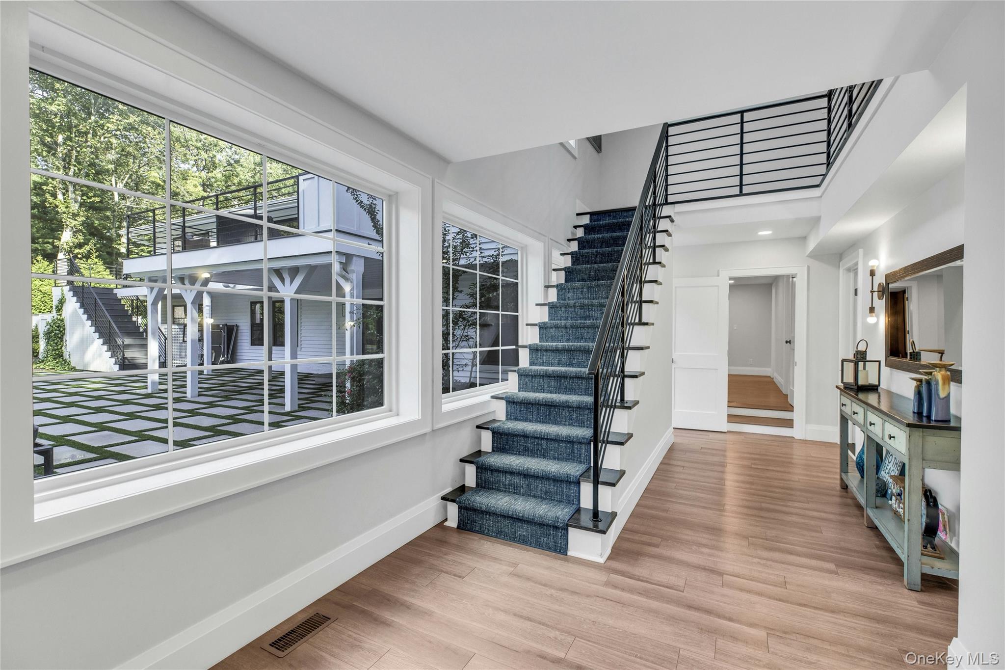 4 Treeview Drive, Melville, NY 11747