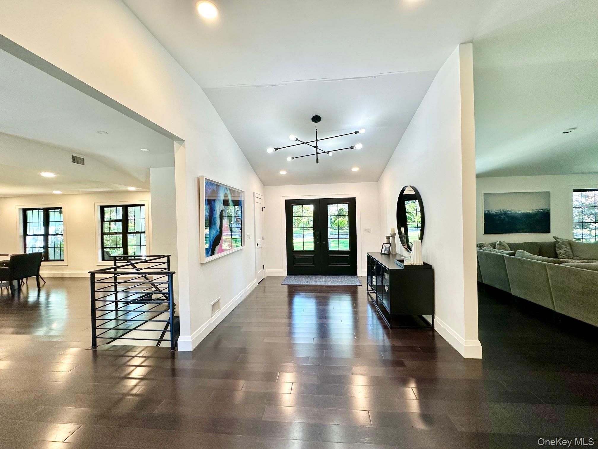 4 Treeview Drive, Melville, NY 11747