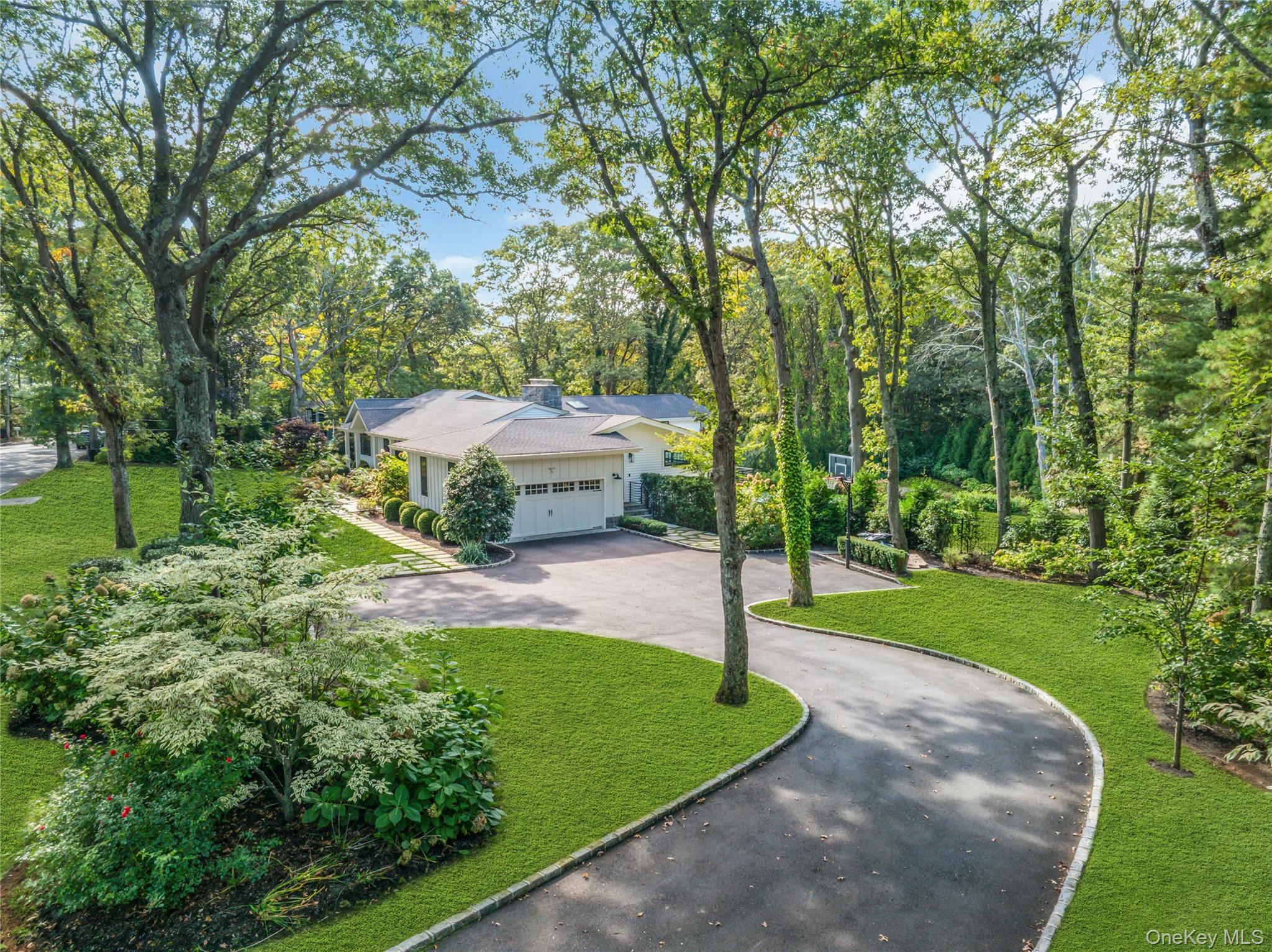 4 Treeview Drive, Melville, NY 11747