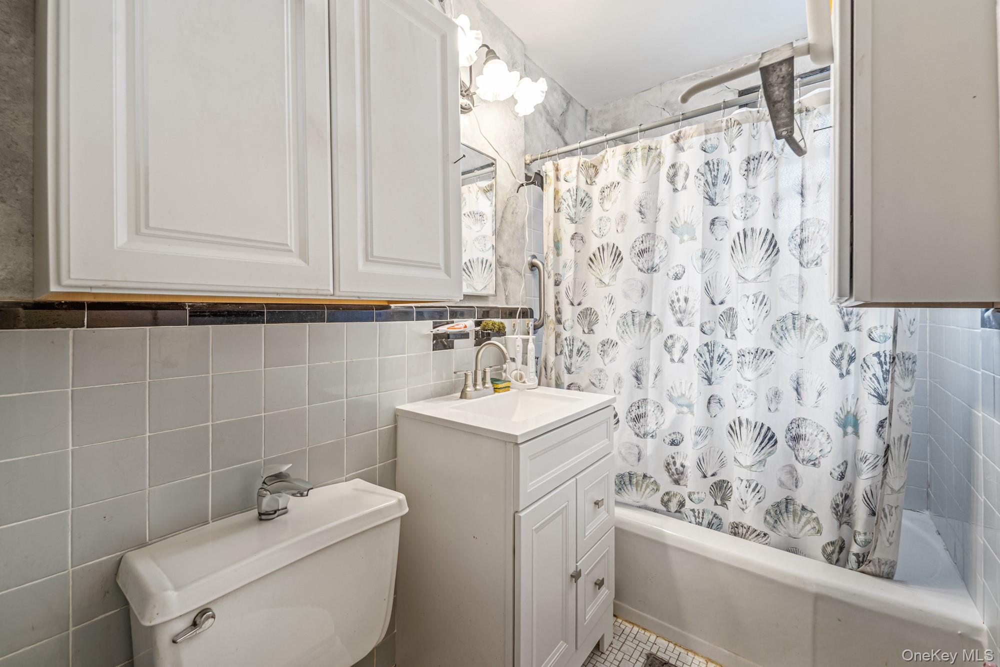 249-26 57th Avenue # 2nd Fl, Little Neck, NY 11362