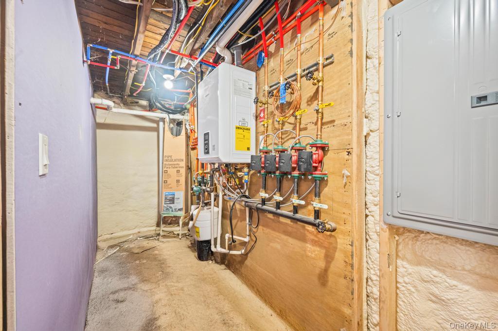 732 Woodside Drive, Wantagh, NY 11793