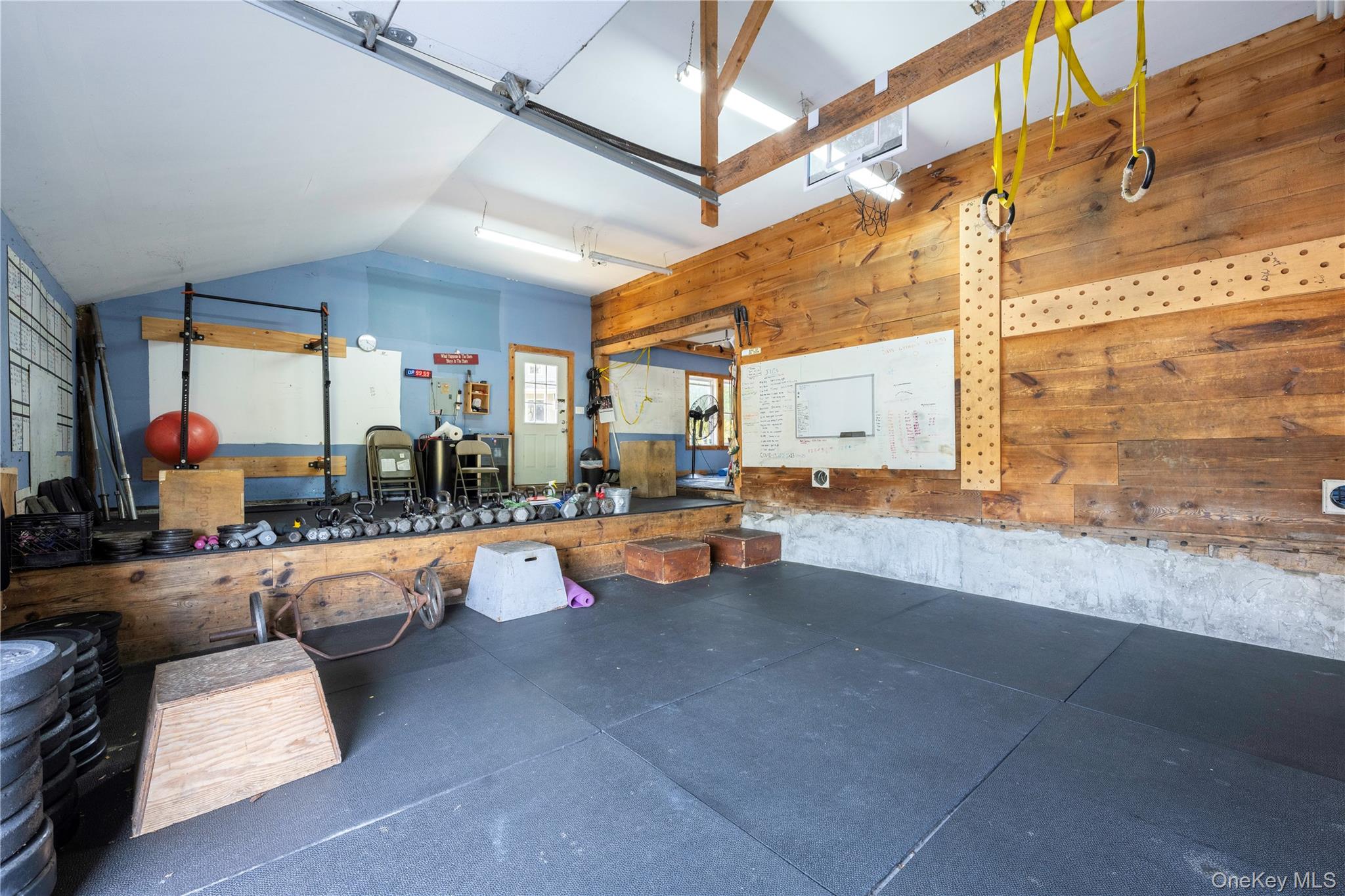 191 White Schoolhouse Rd, Rhinebeck, NY 12572