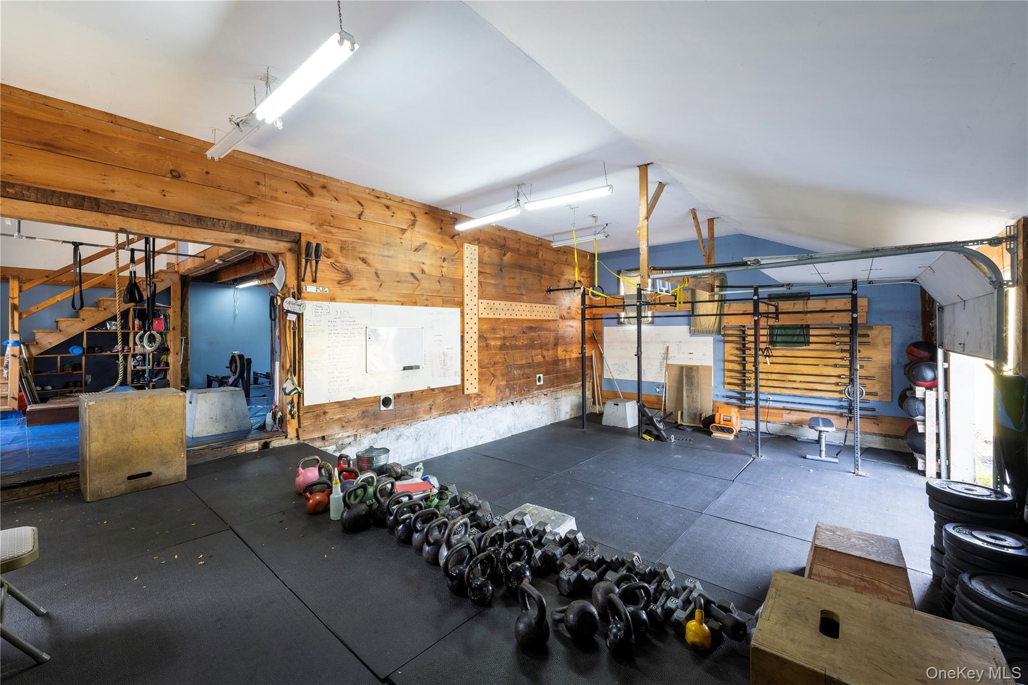 191 White Schoolhouse Rd, Rhinebeck, NY 12572