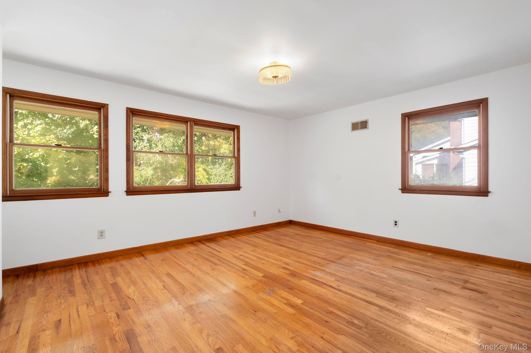 37 Cathy Road, Poughkeepsie, NY 12603