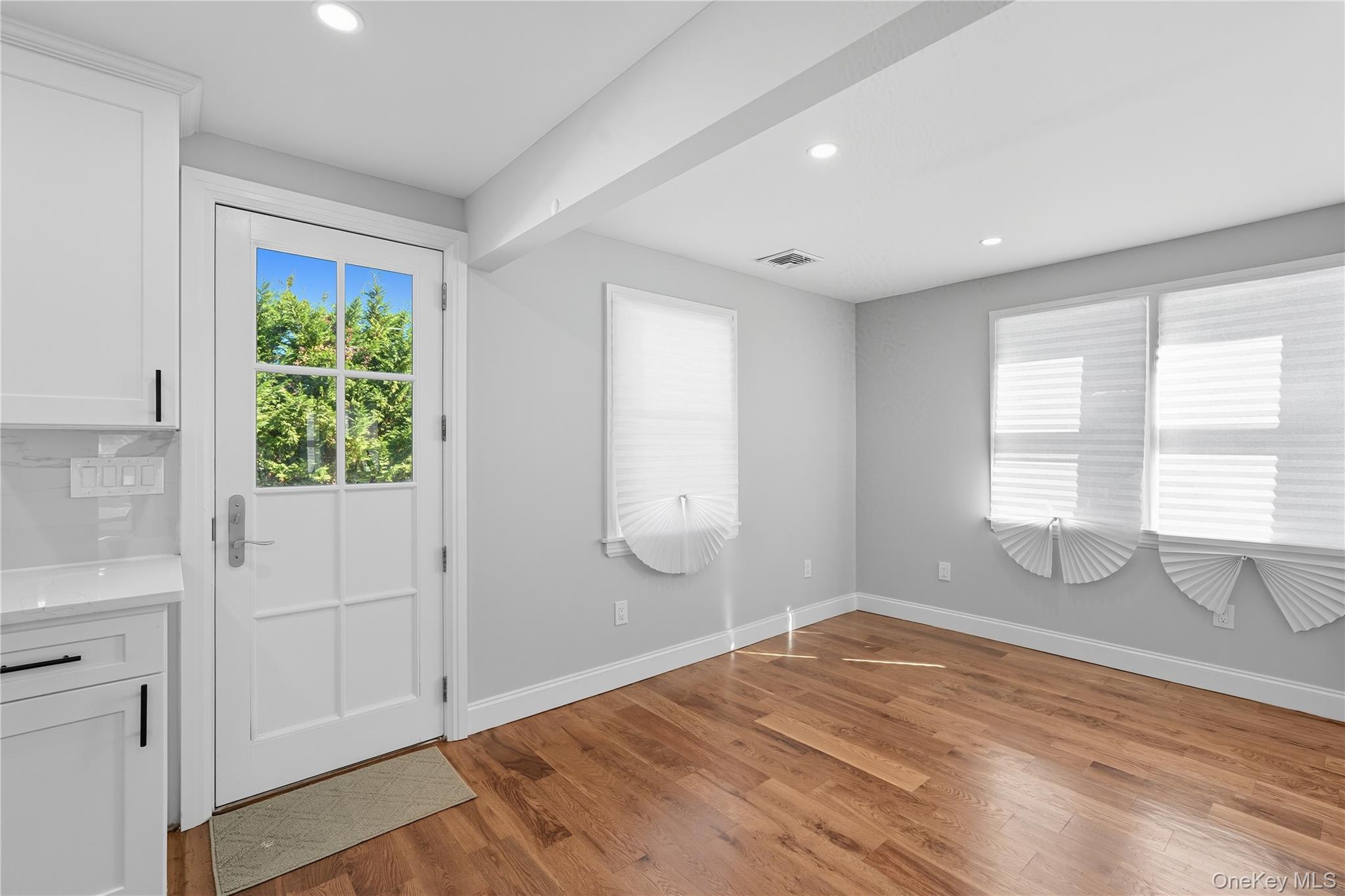 45 Venetian Prom, Lindenhurst, NY 11757