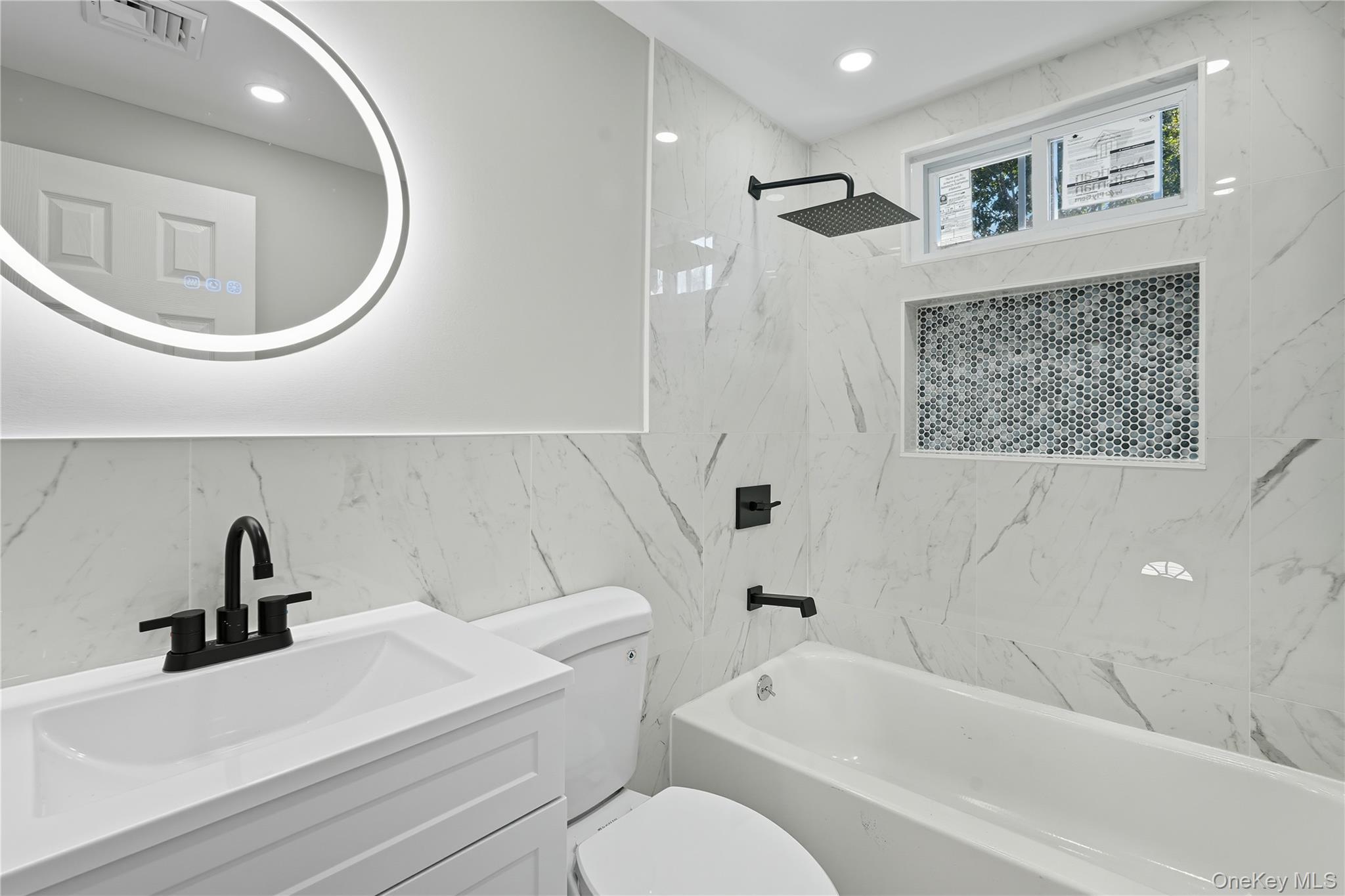 45 Venetian Prom, Lindenhurst, NY 11757