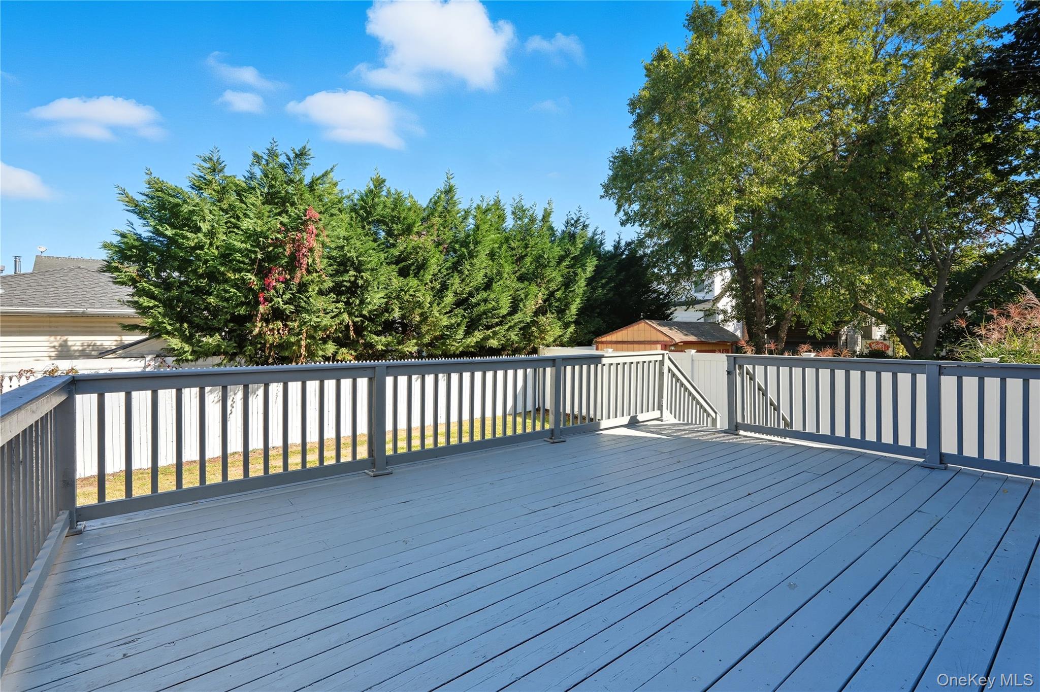 45 Venetian Prom, Lindenhurst, NY 11757