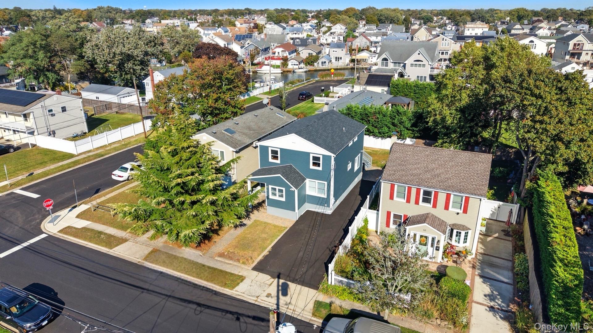 45 Venetian Prom, Lindenhurst, NY 11757