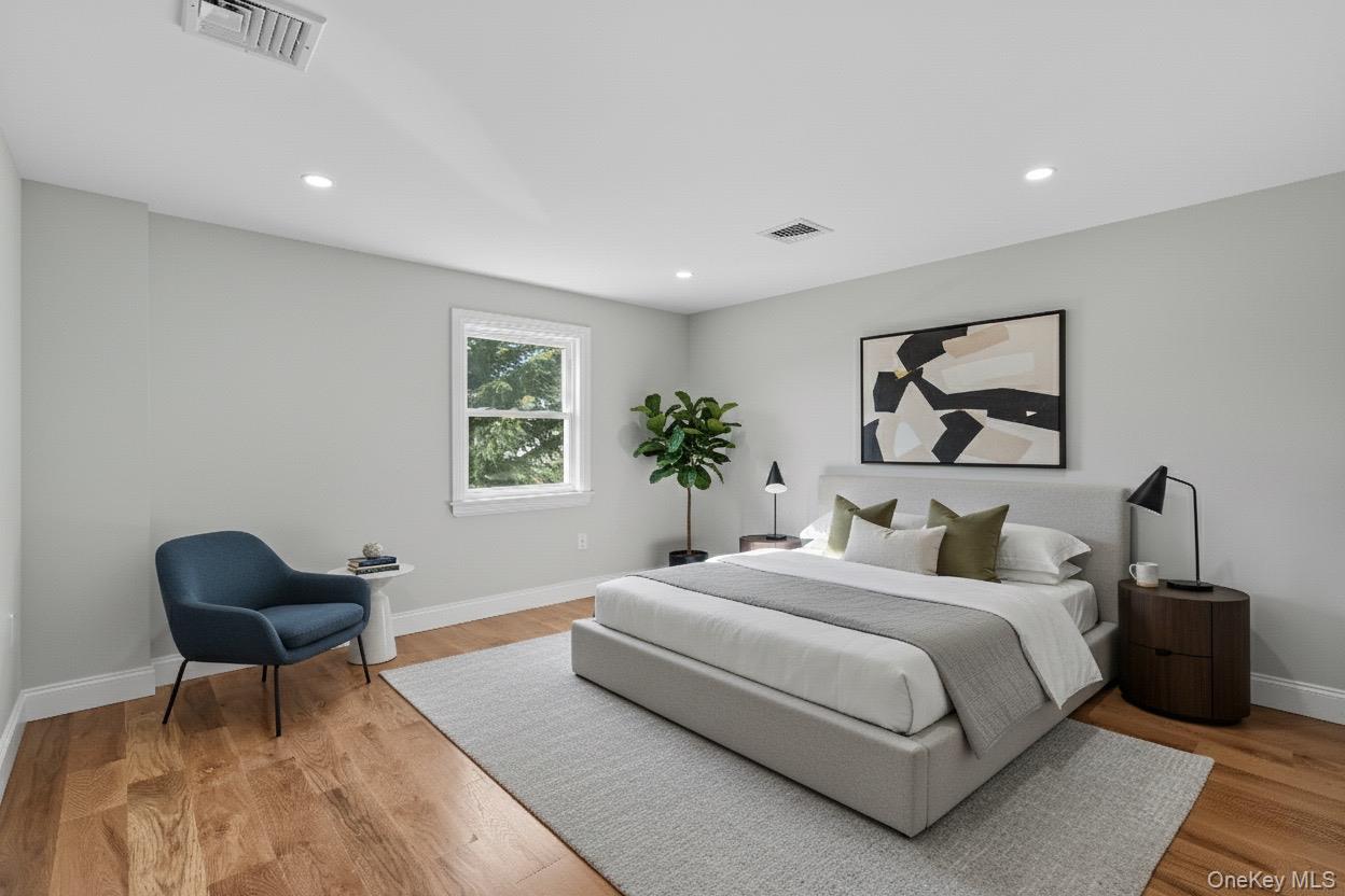 45 Venetian Prom, Lindenhurst, NY 11757