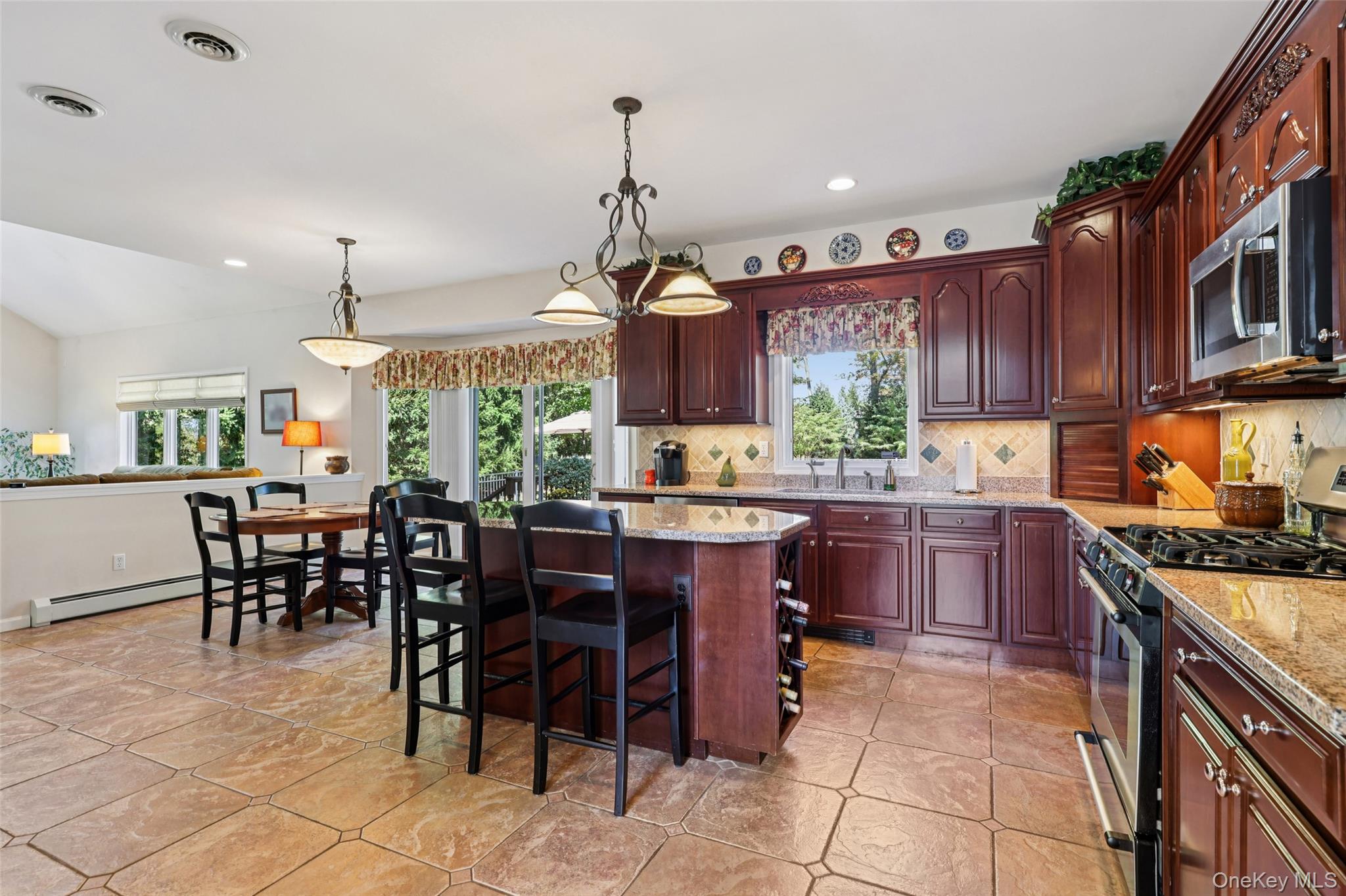 56 Greenwich Avenue, Central Valley, NY 10917