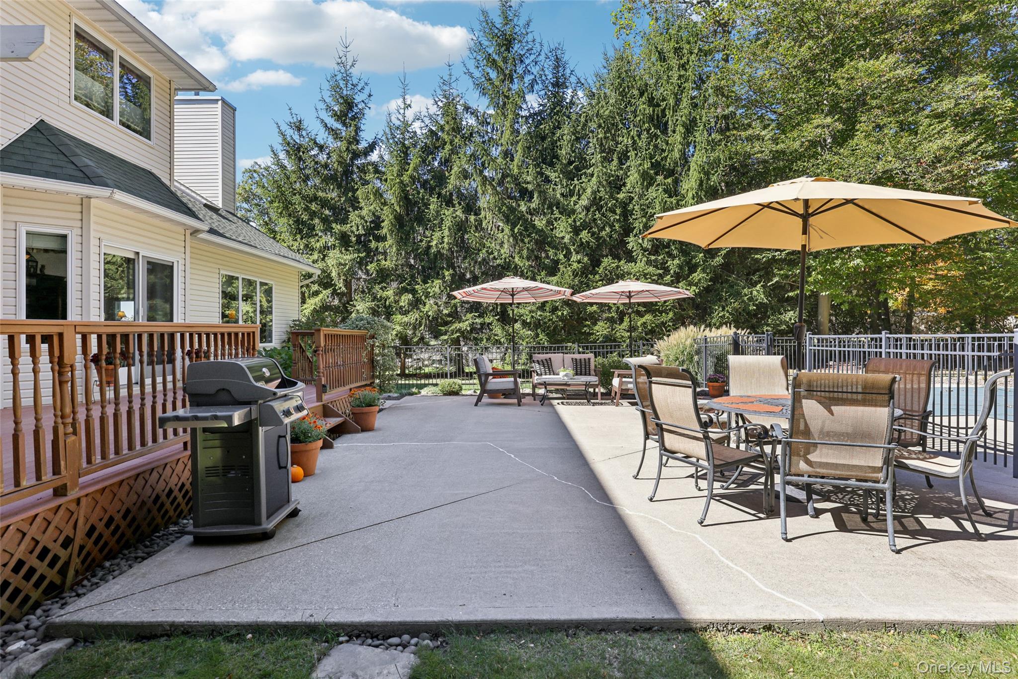 56 Greenwich Avenue, Central Valley, NY 10917