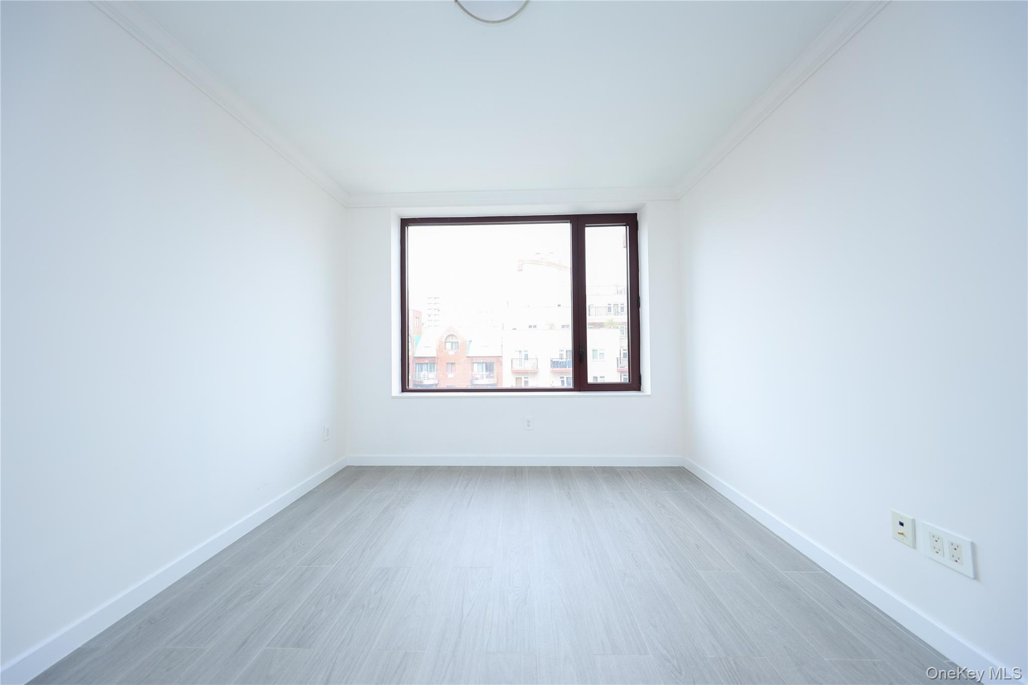 13227 41st Road # 5E, Flushing, NY 11355