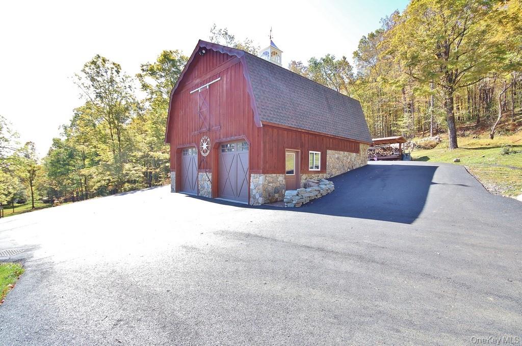 575 Roosa Gap Road, Bloomingburg, NY 12721