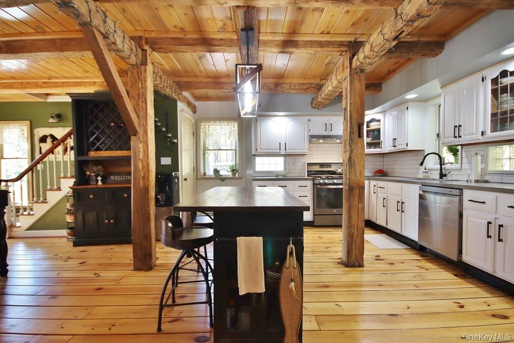 575 Roosa Gap Road, Bloomingburg, NY 12721