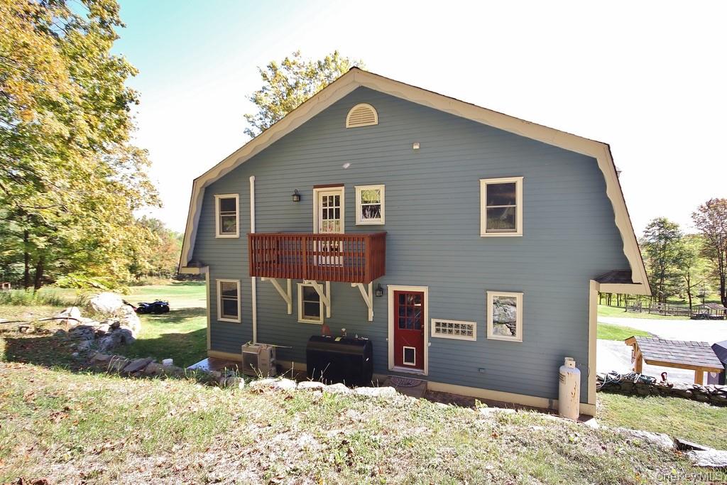 575 Roosa Gap Road, Bloomingburg, NY 12721