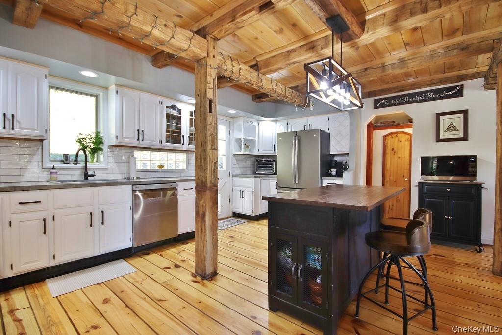 575 Roosa Gap Road, Bloomingburg, NY 12721