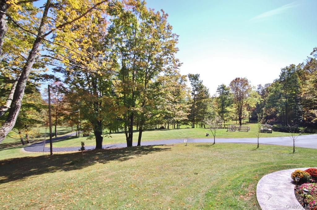 575 Roosa Gap Road, Bloomingburg, NY 12721