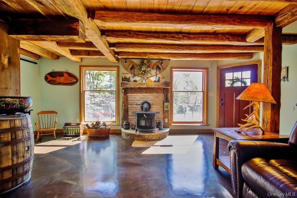 575 Roosa Gap Road, Bloomingburg, NY 12721