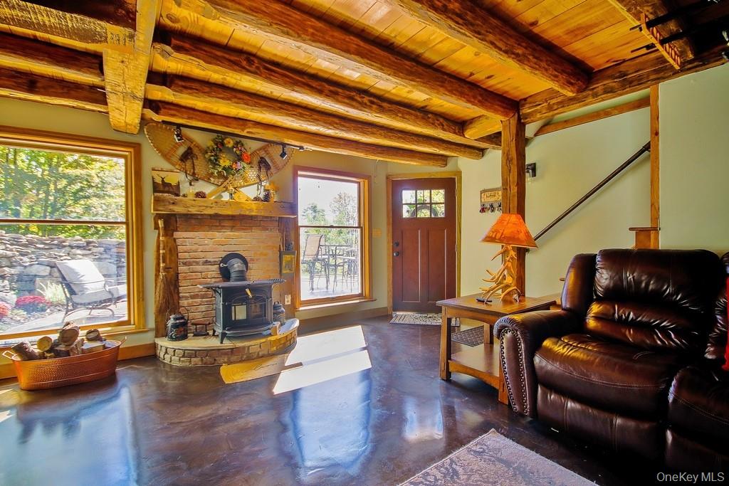 575 Roosa Gap Road, Bloomingburg, NY 12721