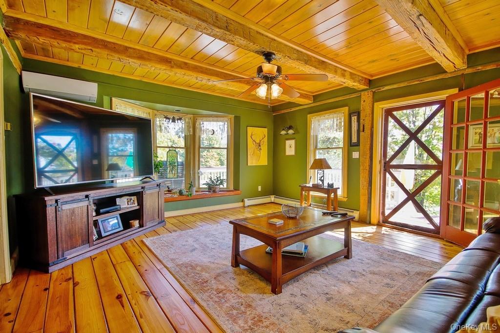 575 Roosa Gap Road, Bloomingburg, NY 12721