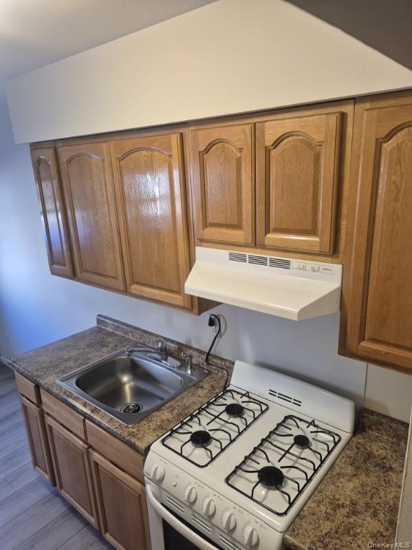 58 S Clinton Avenue, Bay Shore, NY 11706