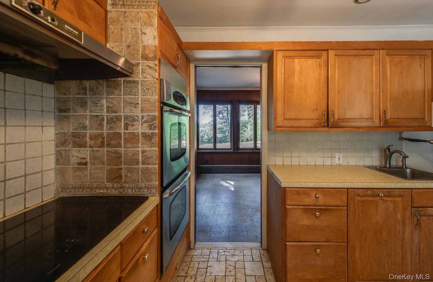 19 Ridgeview Road, Poughkeepsie, NY 12603