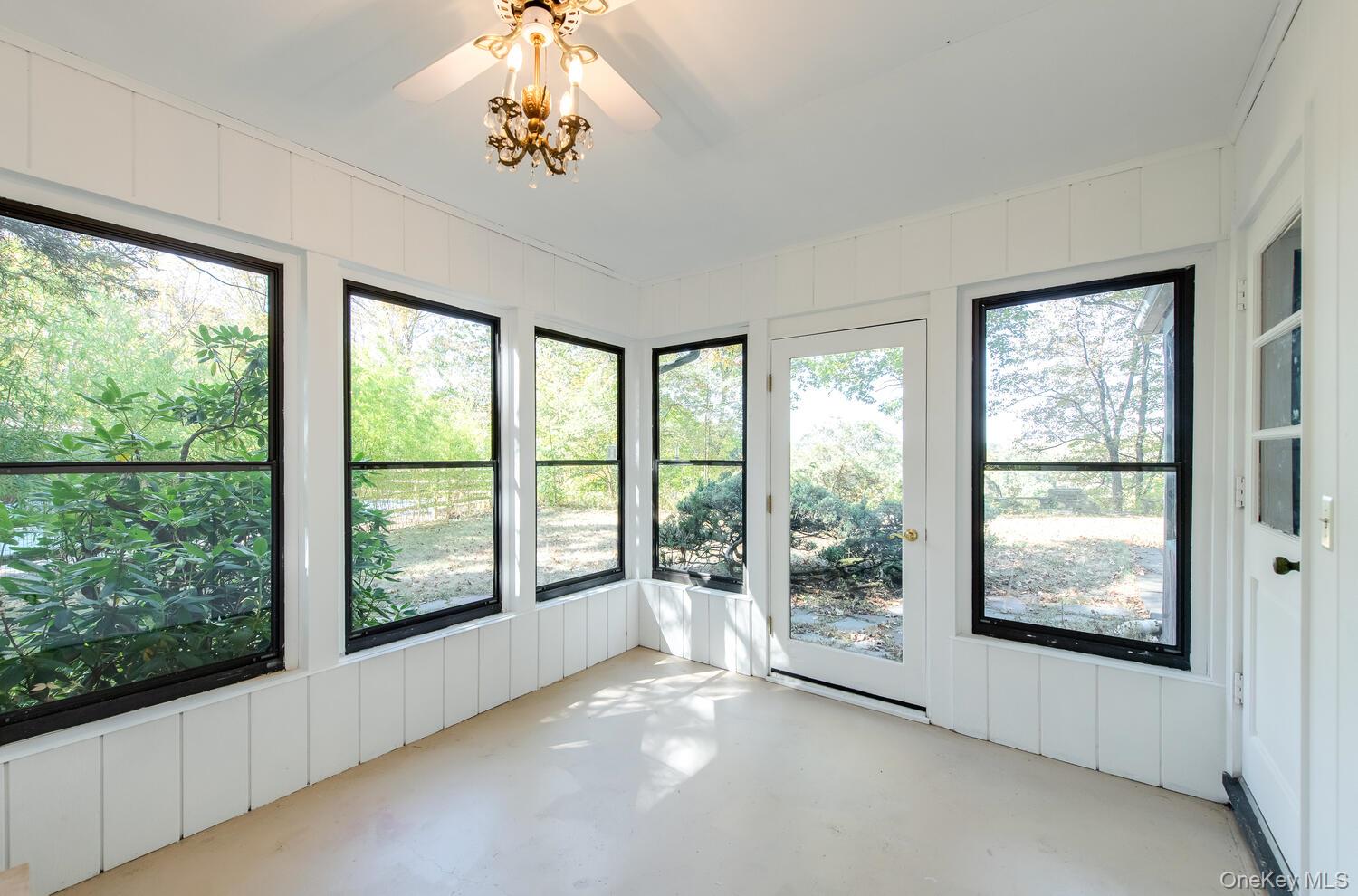 19 Ridgeview Road, Poughkeepsie, NY 12603