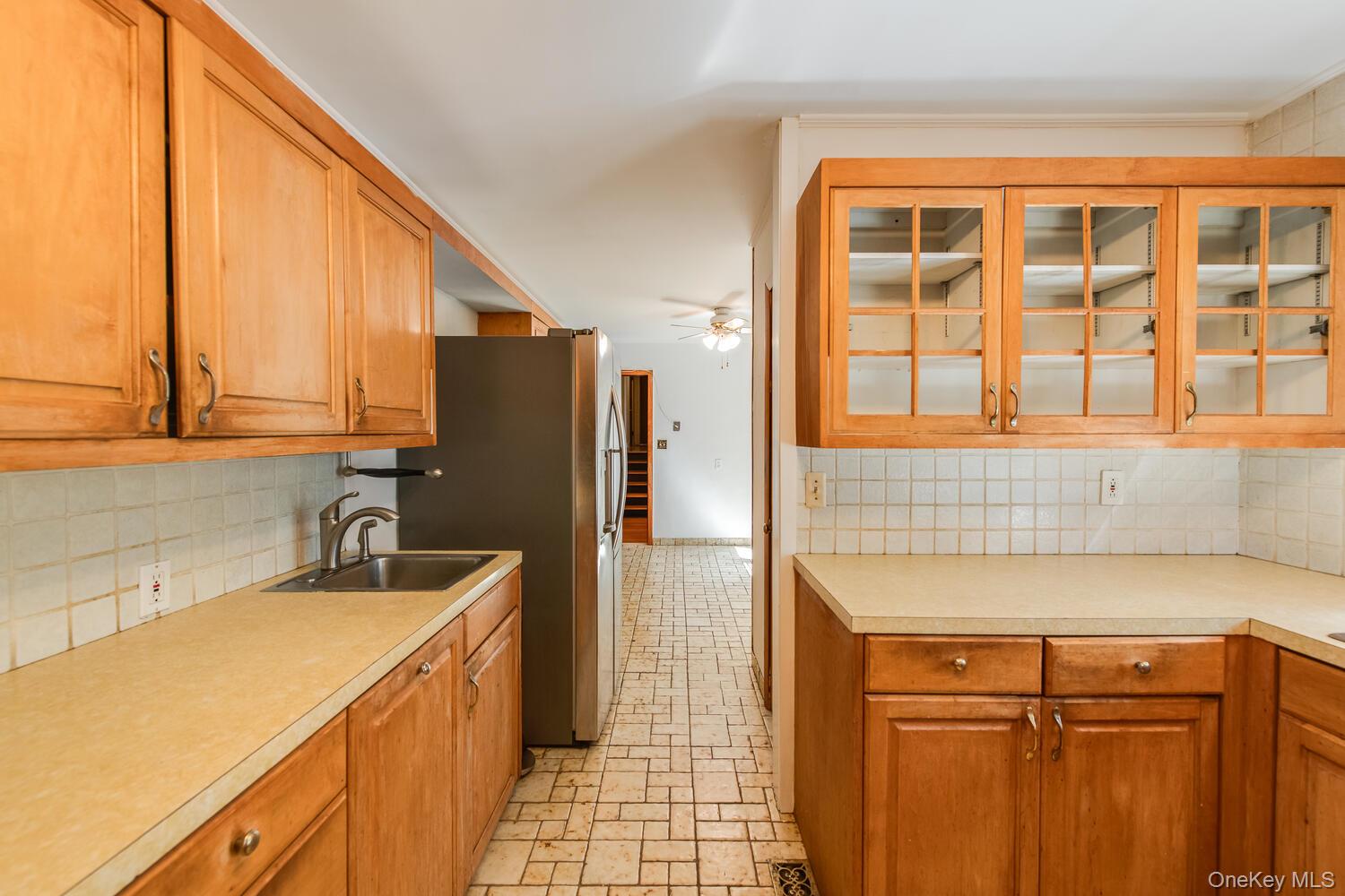 19 Ridgeview Road, Poughkeepsie, NY 12603