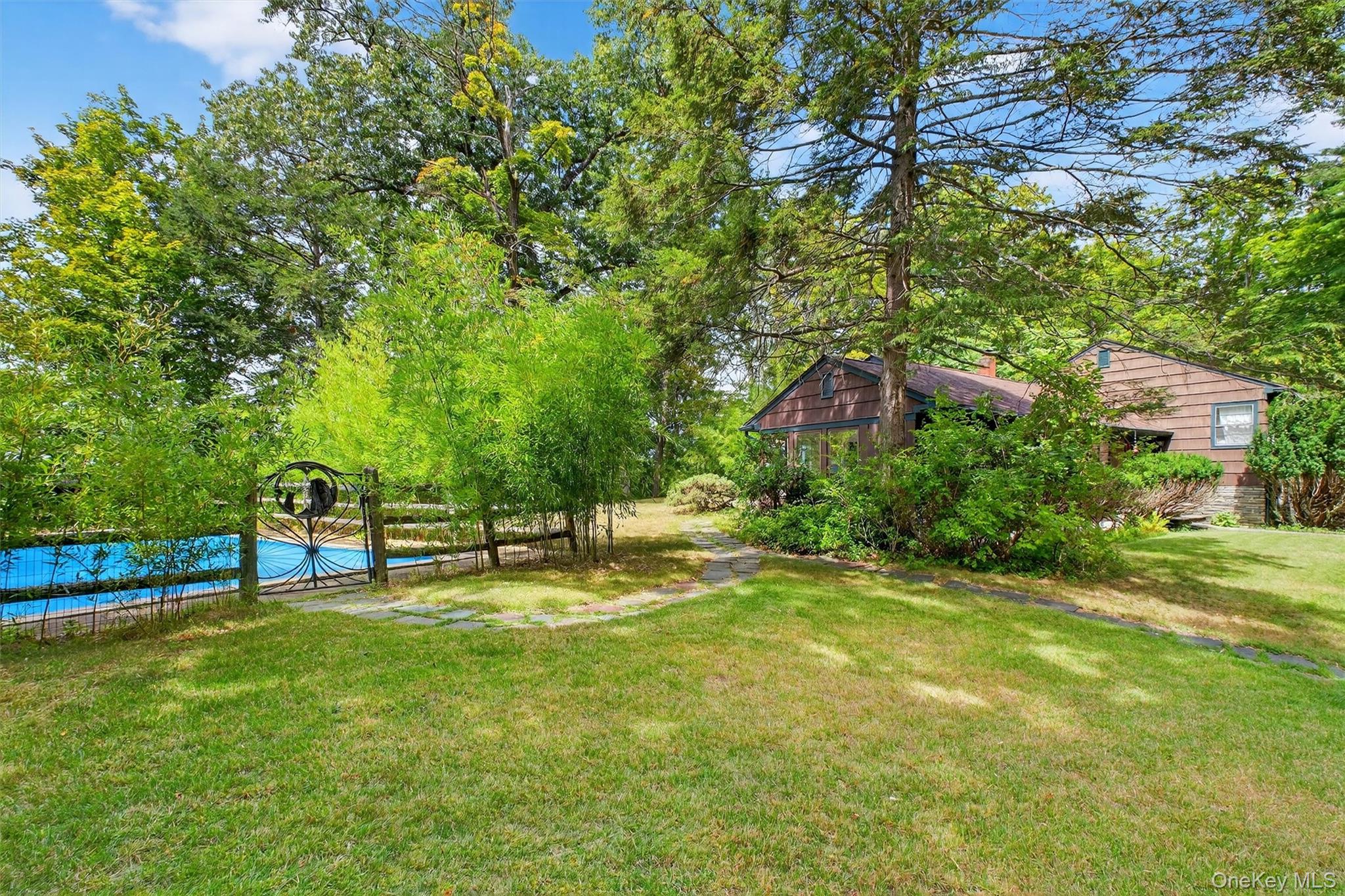 19 Ridgeview Road, Poughkeepsie, NY 12603