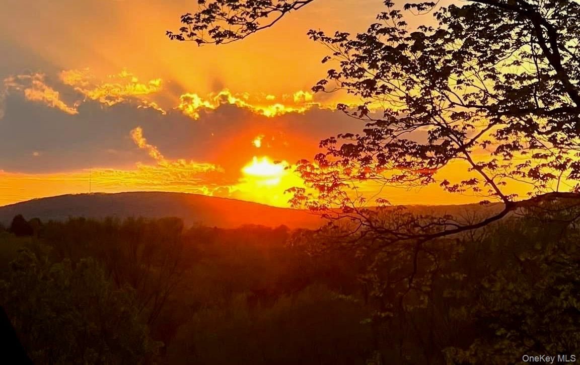 19 Ridgeview Road, Poughkeepsie, NY 12603