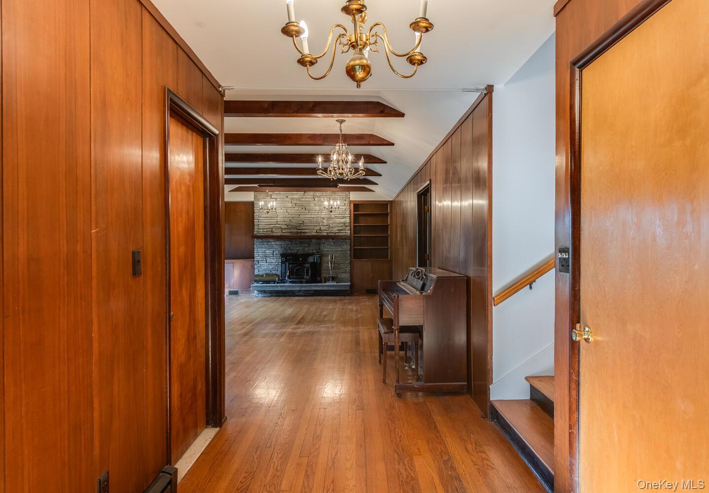 19 Ridgeview Road, Poughkeepsie, NY 12603