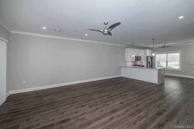 63 Sunlight Walk # 63, Holbrook, NY 11741