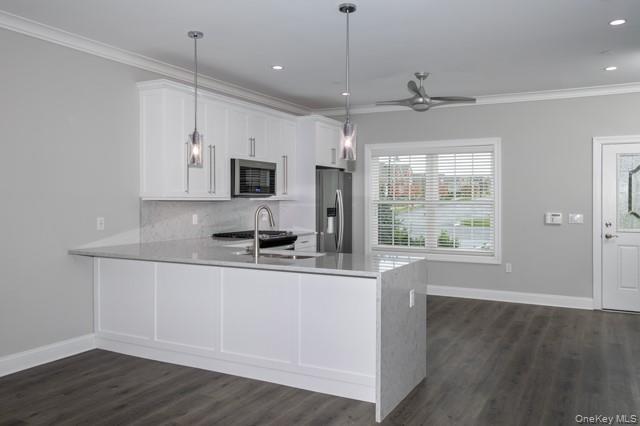 63 Sunlight Walk # 63, Holbrook, NY 11741