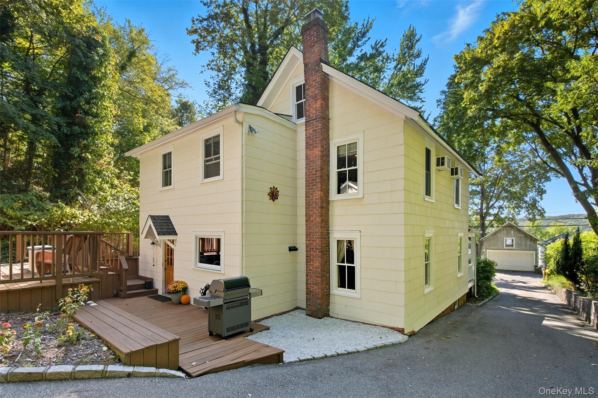 68 East Shore Road, Huntington, NY 11743