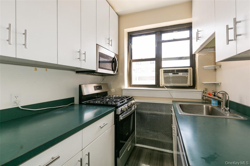 2 Townhouse Place # 3N, Great Neck, NY 11021