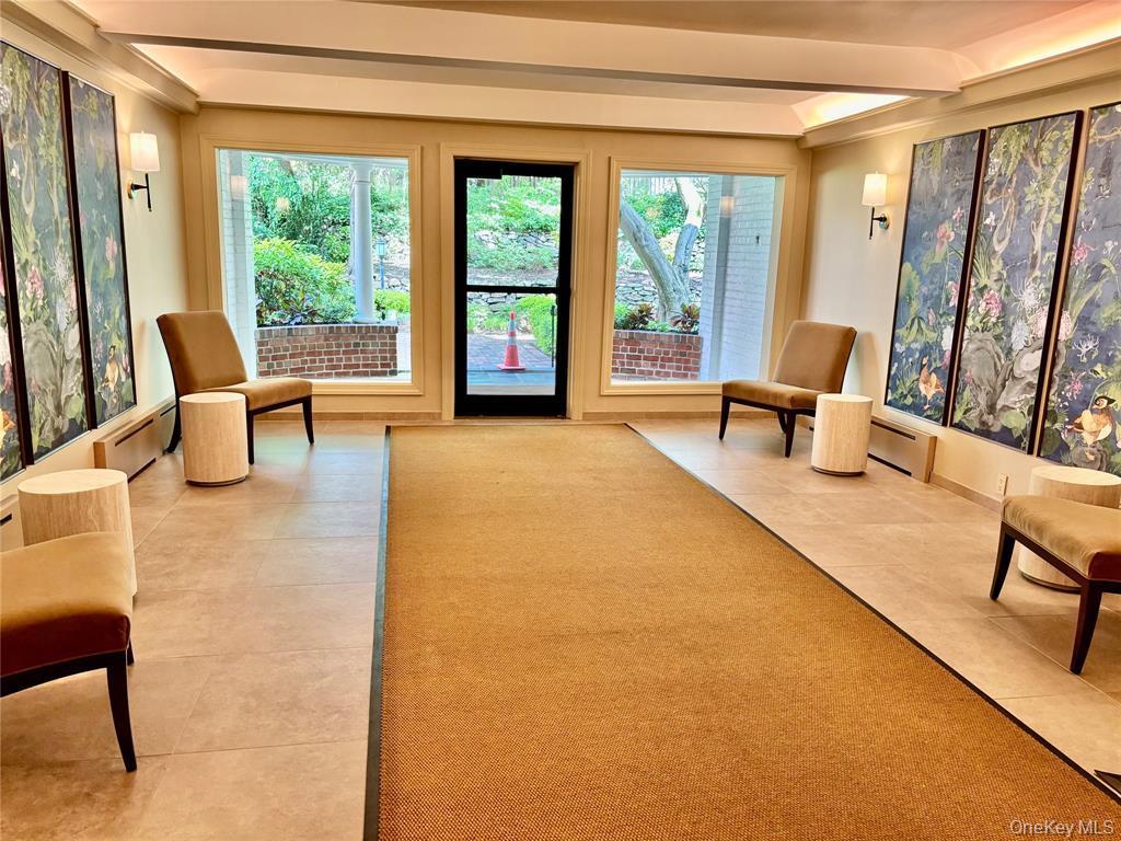 2 Townhouse Place # 3N, Great Neck, NY 11021