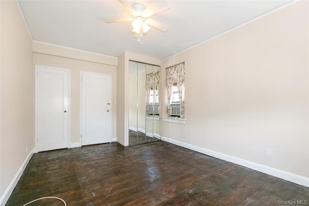 2 Townhouse Place # 3N, Great Neck, NY 11021