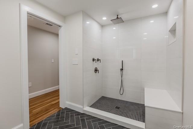 5 Satterly Road, East Setauket, NY 11733