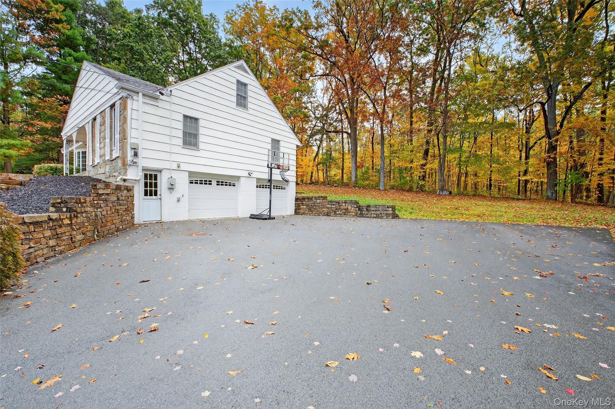 18 Birch Hill Drive, Poughkeepsie, NY 12603