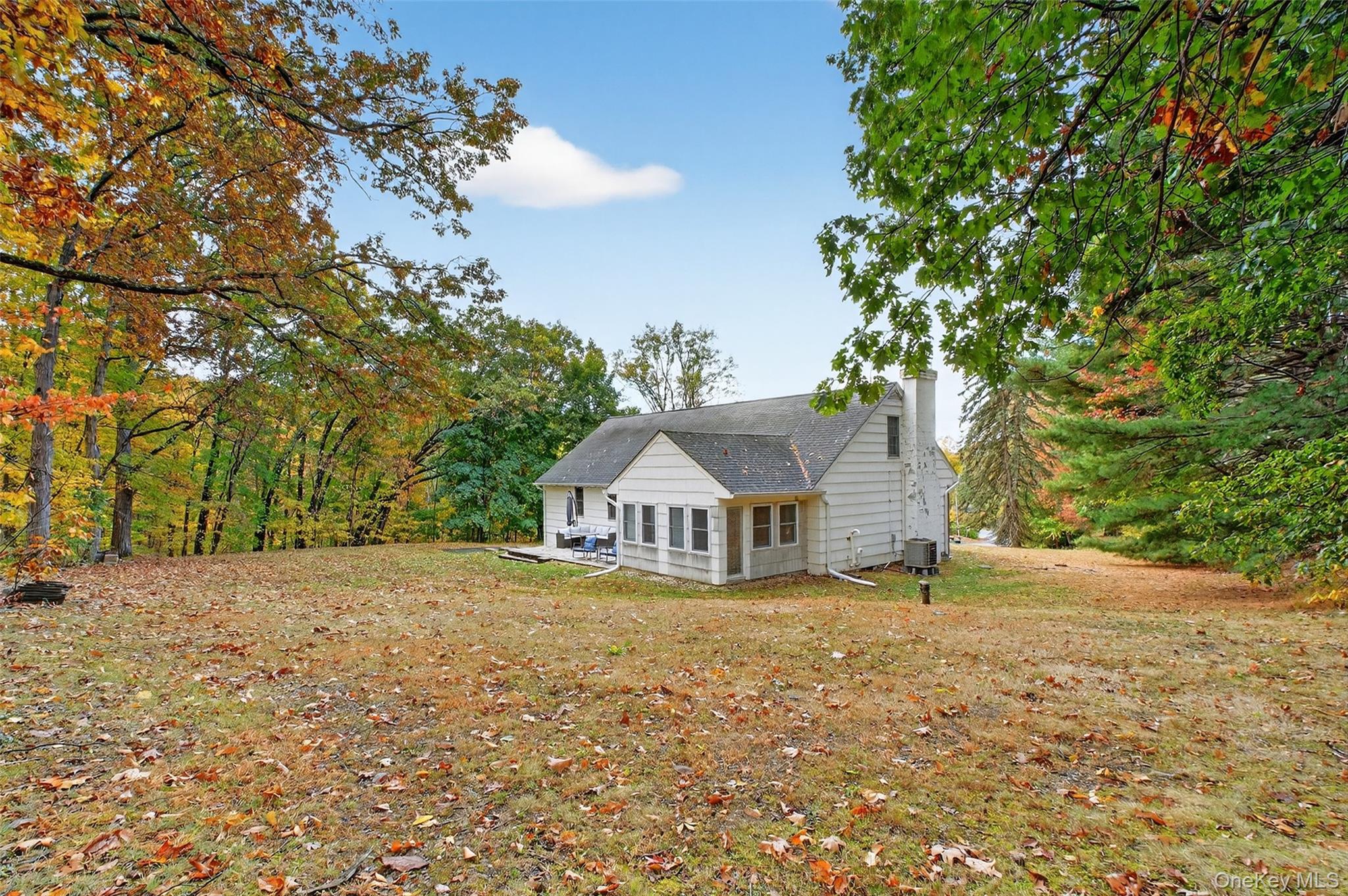 18 Birch Hill Drive, Poughkeepsie, NY 12603