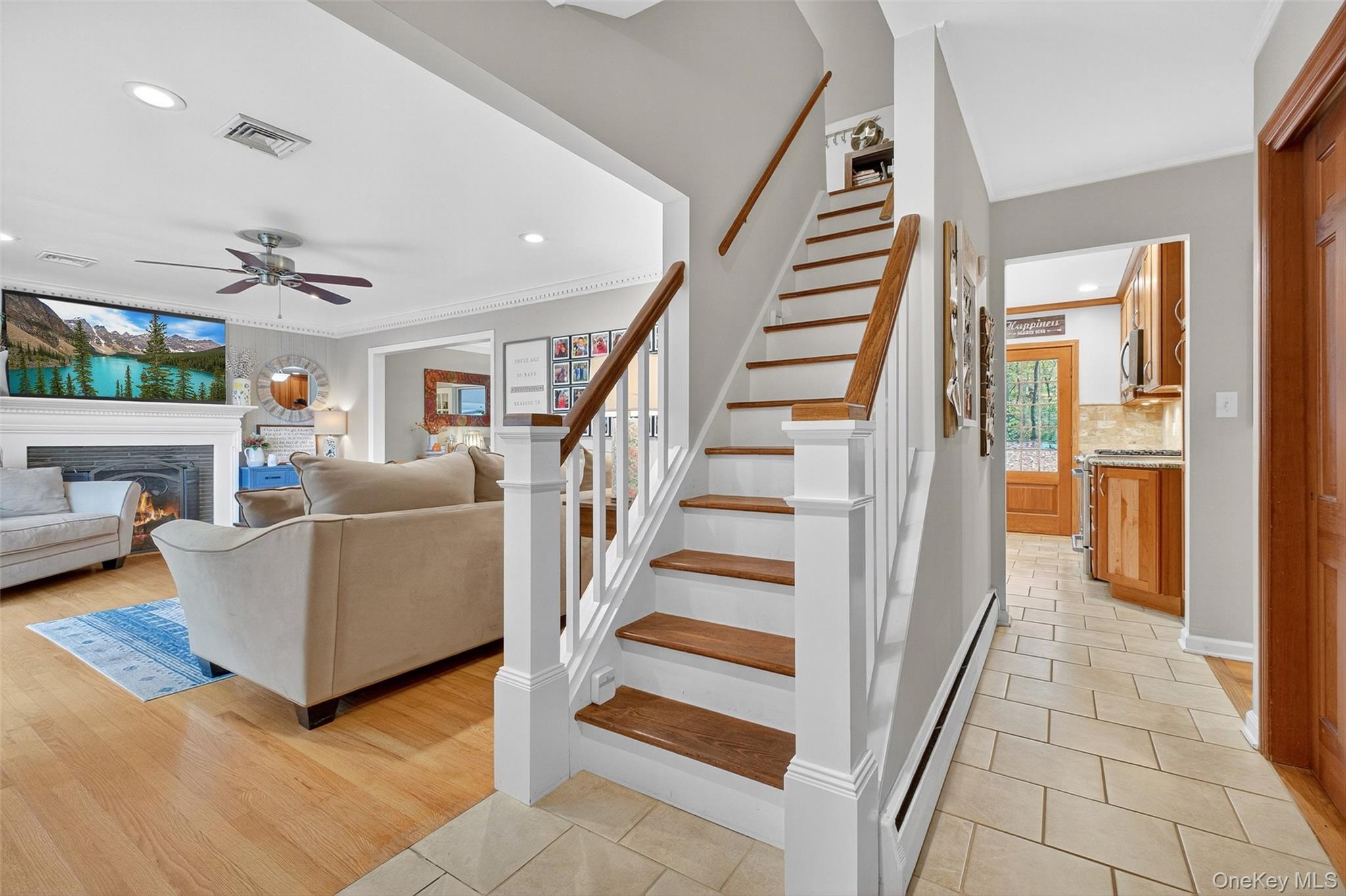 18 Birch Hill Drive, Poughkeepsie, NY 12603