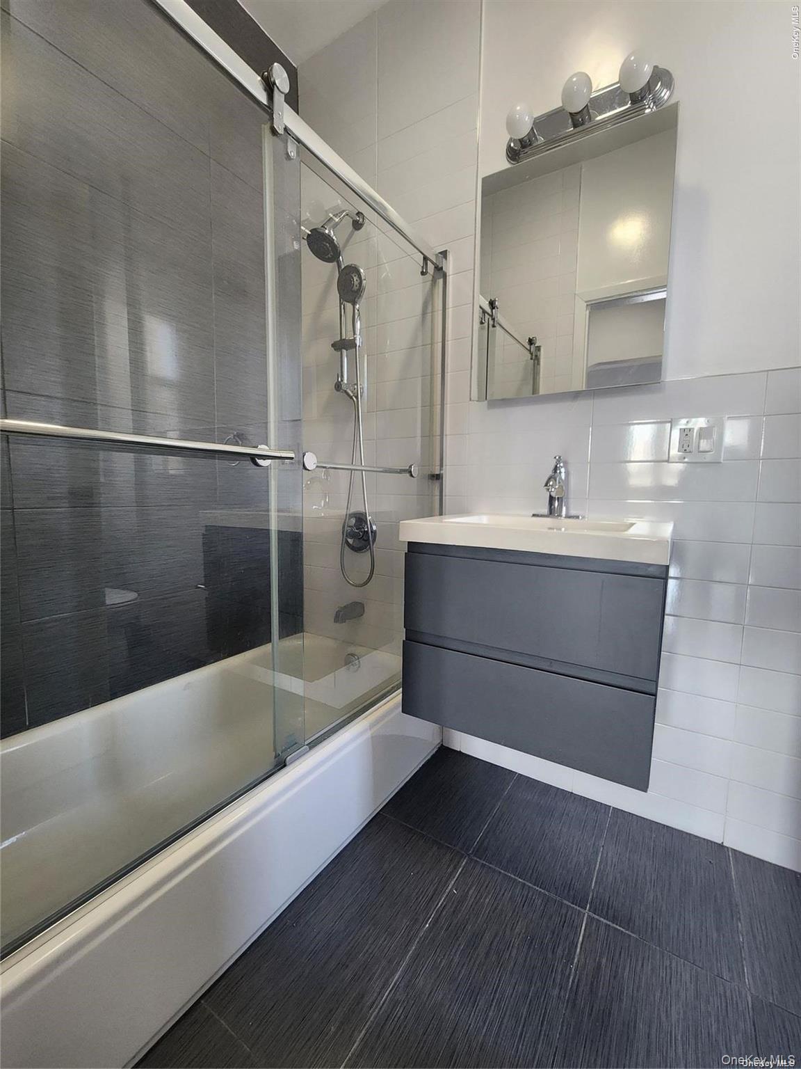 36 Hillside Avenue # 1, Williston Park, NY 11596