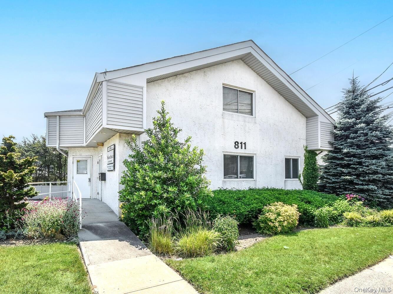 811 Old Country Road # Lower Level, Plainview, NY 11803