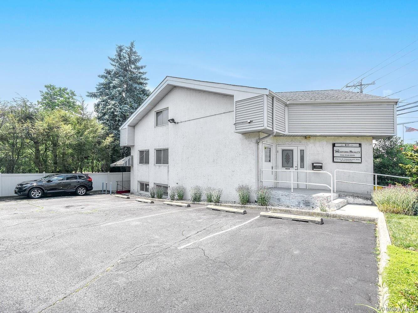 811 Old Country Road # Lower Level, Plainview, NY 11803