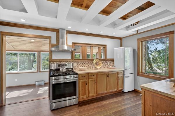 6 Deer Trail N, Greenwood Lake, NY 10925