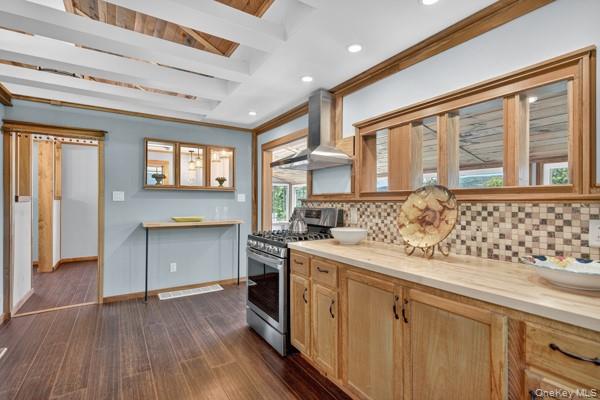 6 Deer Trail N, Greenwood Lake, NY 10925